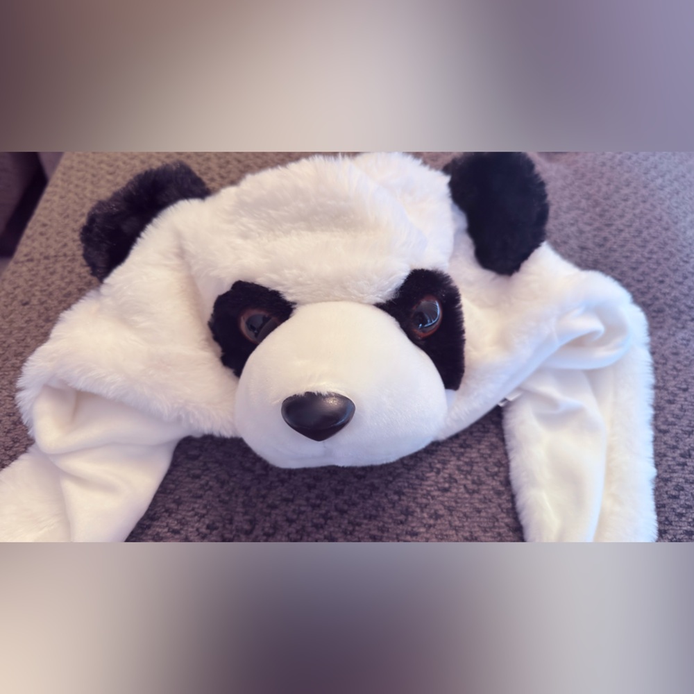 Panda hat w/ pom pom